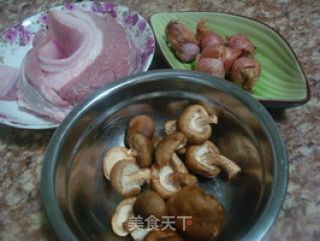 香气四溢的人气美食——卤肉面的做法步骤：1