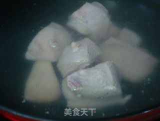 香气四溢的人气美食——卤肉面的做法步骤：2