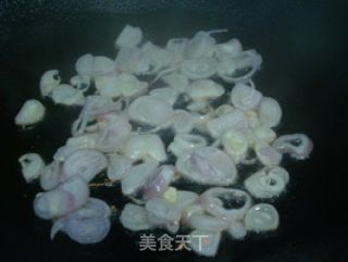 香气四溢的人气美食——卤肉面的做法步骤：4