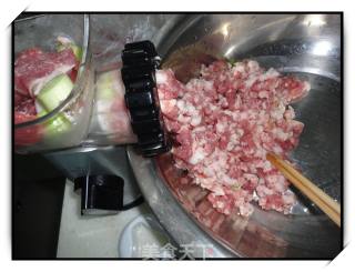 猪肉茄子馅饺子的做法步骤：1