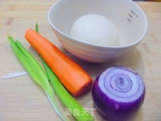 中西混搭也精彩---千岛洋葱全麦馅饼的做法步骤：1