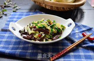 雾霾明星菜:大白菜炒血豆腐的做法