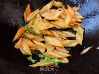 家常菜----圆葱炒鸡蛋的做法步骤：5