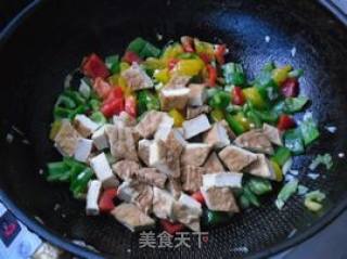 彩椒豆干丁的做法步骤：6