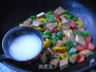 彩椒豆干丁的做法步骤：9