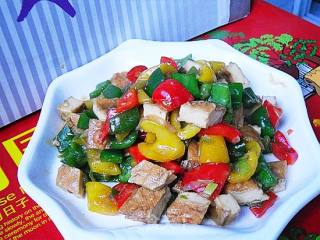 彩椒豆干丁的做法步骤：11