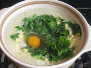 生菜叶鸡蛋煮泡面的做法步骤：5