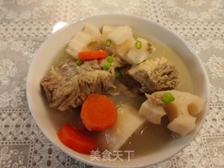 莲藕排骨汤的做法