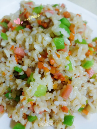 果蔬酱油炒饭《青椒胡萝卜香肠丁炒饭》