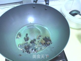 豆鼓鲮鱼炒苦瓜的做法步骤：4