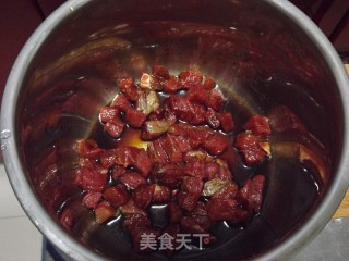 秘制牛肉粒（干）的做法步骤：2