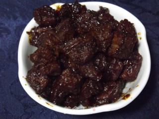 秘制牛肉粒（干）的做法步骤：4