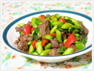 芦笋牛肉粒的做法