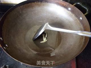 菌菇蒜薹的做法步骤：5