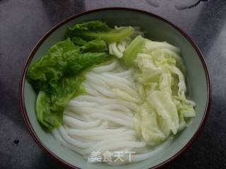 哄小孩的---------------------------------酸甜米线的做法步骤：6