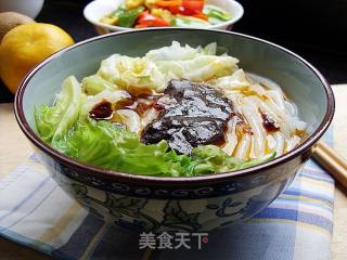 哄小孩的---------------------------------酸甜米线的做法步骤：9