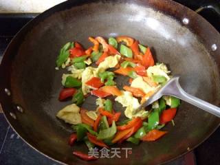 红橙黄绿--------------------双椒鸡蛋的做法步骤：10