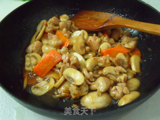 鸡肉炒口菇的做法步骤：4