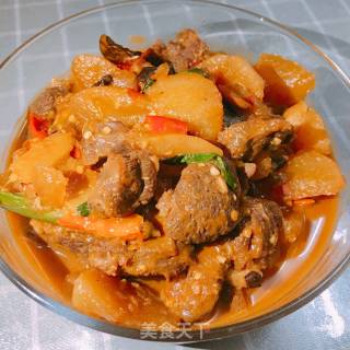 萝卜焖牛肉的做法