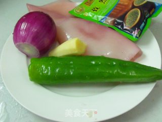 辣椒鱿鱼丝的做法步骤：1