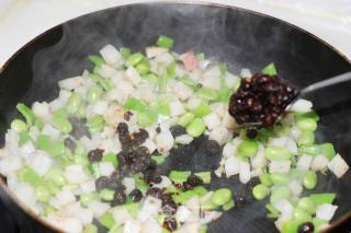 黄龙溪豆豉炒三丁的做法步骤：5