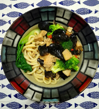 炒鸡肉乌冬面的做法
