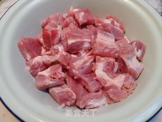 红烧排骨的做法步骤：1