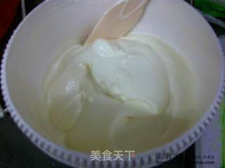DIY内在美蛋糕造型@@不能穿的诱惑~~性感内衣蛋糕的做法步骤：5