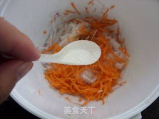 菜鸟也能做绵软可口的--------------------萝卜丝糊塌子的做法步骤：4