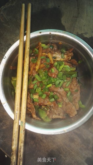 酱爆小牛肉的做法
