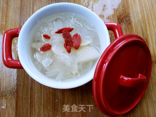 银耳百合雪梨盅的做法