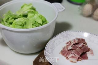 培根手撕圆白菜的做法步骤：1