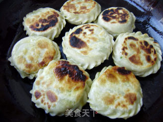 家常主食----芹菜酱肉馅饼的做法步骤：10