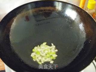 【换个花样吃米饭】腊味什锦炒饭的做法步骤：6