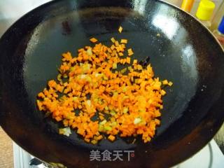 【换个花样吃米饭】腊味什锦炒饭的做法步骤：7