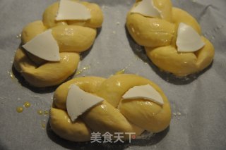 液种 肉松料理面包的做法步骤：10