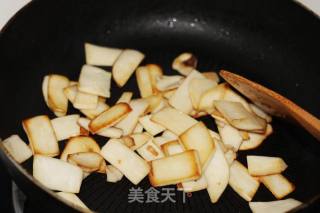 小炒酱香杏鲍菇的做法步骤：3