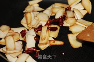 小炒酱香杏鲍菇的做法步骤：4