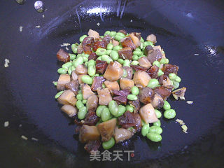 腊肉烧青豆的做法步骤：9