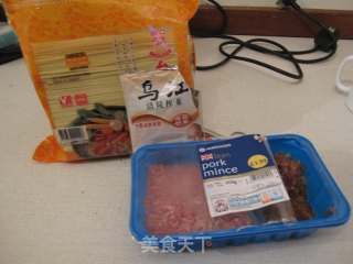 【榨菜肉丝面】吃不腻的面条的做法步骤：1