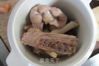 淮山鸡汤的做法步骤：3