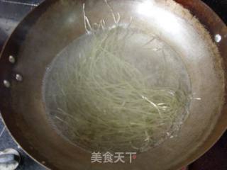 清爽小炒--------------韭菜豆芽炒粉丝的做法步骤：3