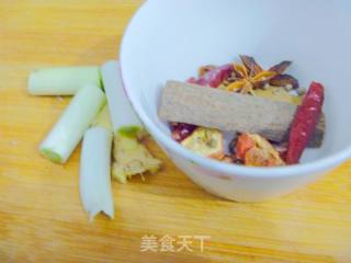 【营养早餐】陕西小吃家里做---健康版卤肉肉夹馍的做法步骤：3