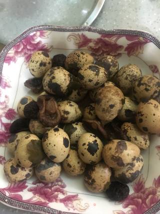 香菇茶叶鹌鹑蛋的做法