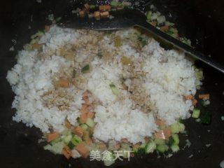 四丁炒饭的做法步骤：12