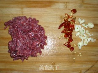 萝卜丝炒牛肉的做法步骤：2