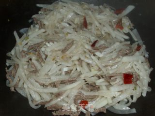 萝卜丝炒牛肉的做法步骤：7