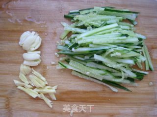 沙茶酱烧鸡肉的做法步骤：2