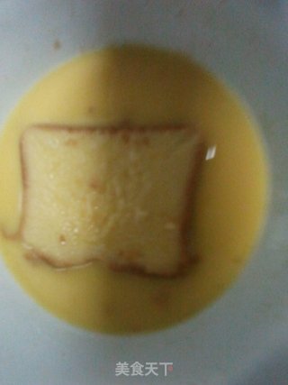 香酥鸡蛋冰激凌的做法步骤：1