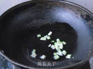 虾皮炖丝瓜的做法步骤：3